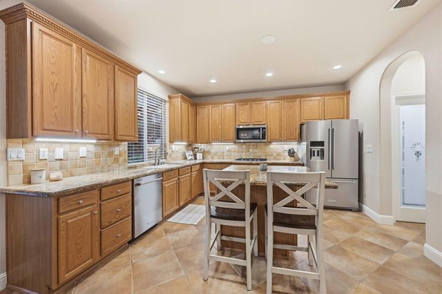 703 Morningside Ct, Folsom, CA 95630