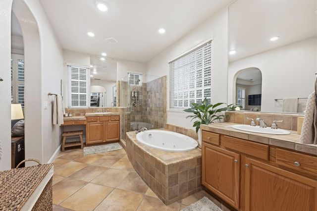 703 Morningside Ct, Folsom, CA 95630