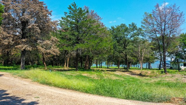 1801 Fox Hollow Lane, Kemp, TX 75143
