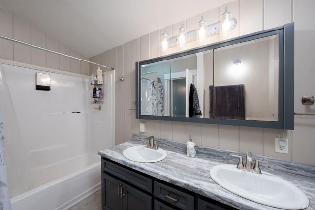 1408 Saint Joe River Drive, Fort Wayne, IN 46805