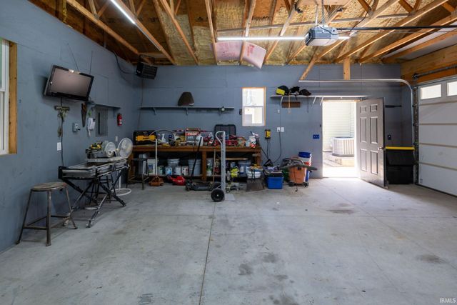 1408 Saint Joe River Drive, Fort Wayne, IN 46805