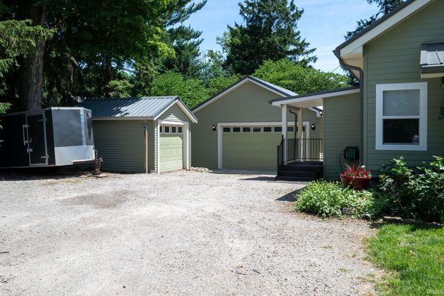 1408 Saint Joe River Drive, Fort Wayne, IN 46805