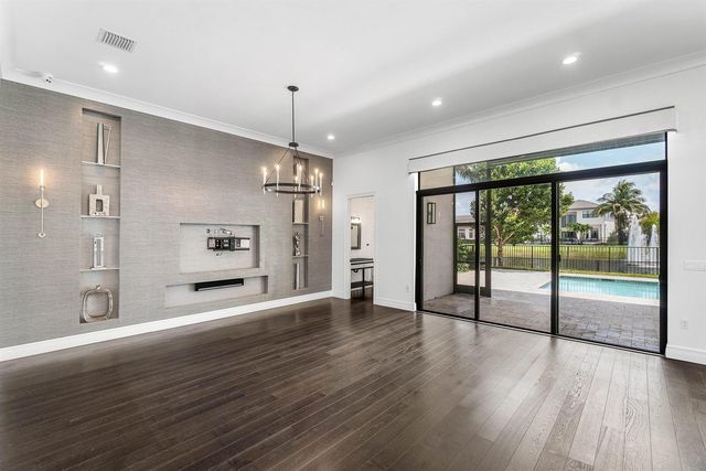 9747 Vitrail Lane, Delray Beach, FL 33446