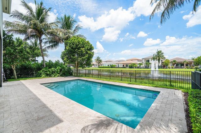 9747 Vitrail Lane, Delray Beach, FL 33446