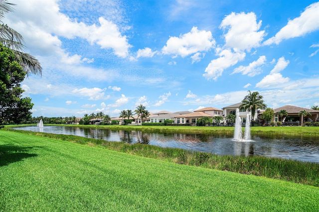9747 Vitrail Lane, Delray Beach, FL 33446