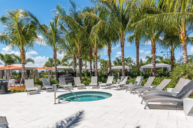 9747 Vitrail Lane, Delray Beach, FL 33446