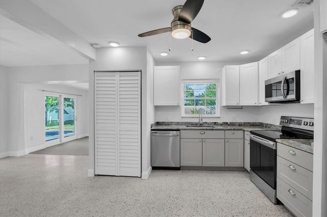 765 56TH AVENUE S, St Petersburg, FL 33705