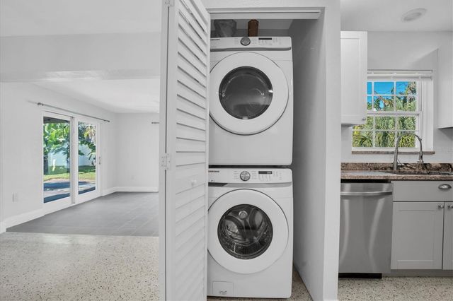 765 56TH AVENUE S, St Petersburg, FL 33705