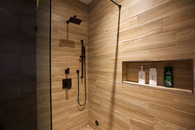 1725 N HWY 377 201 &, Roanoke, TX 76262