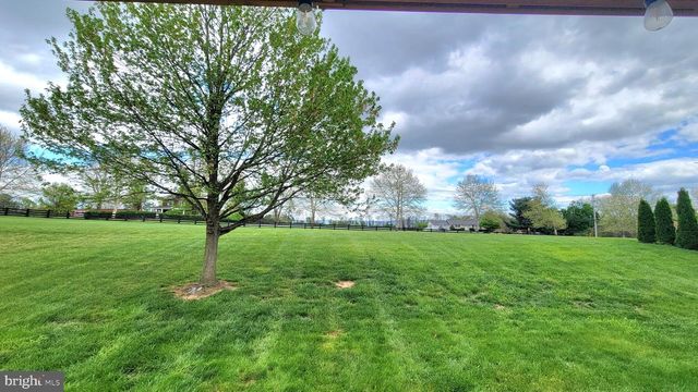 9607 MORNING WALK DR, Hagerstown, MD 21740