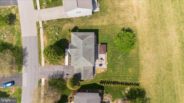 9607 MORNING WALK DR, Hagerstown, MD 21740