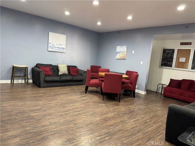 730 W 4th Street, Long Beach, CA 90802