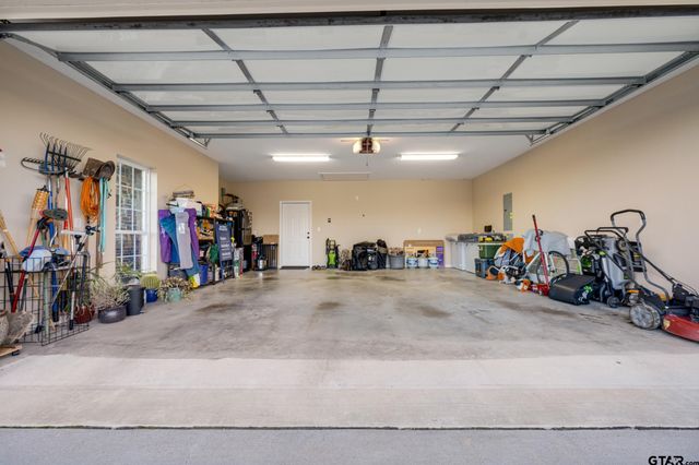 1202 Rock Creek Dr, Sulphur Springs, TX 75482