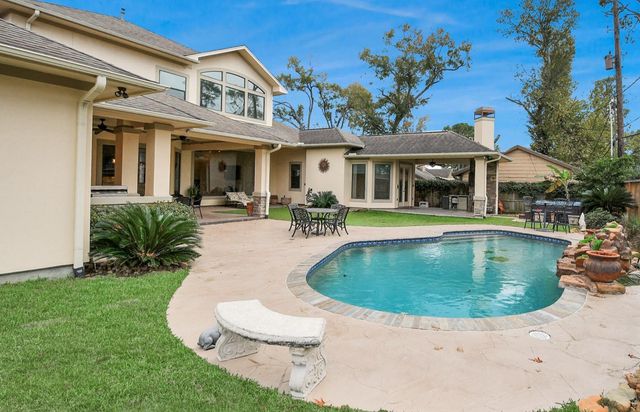 1611 Lynnview Drive, Houston, TX 77055