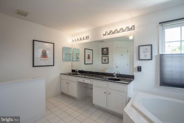 624 GLEN MEADOW RD, Richboro, PA 18954