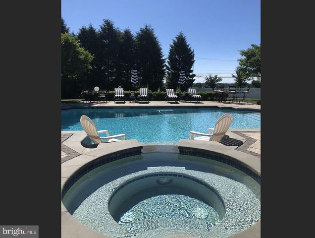 624 GLEN MEADOW RD, Richboro, PA 18954