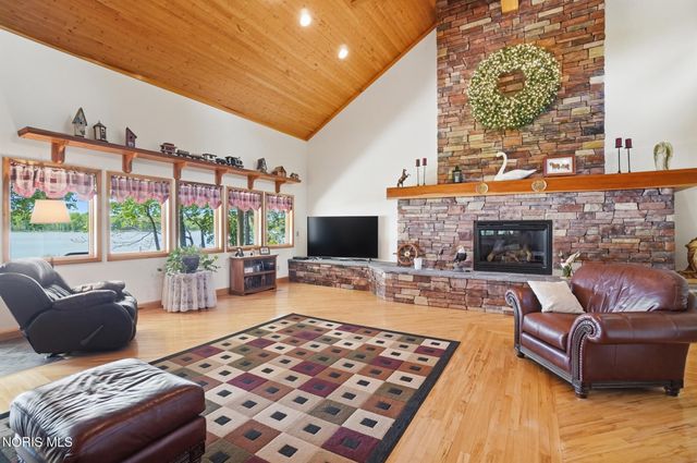 707 Catherine Drive, Liberty Center, OH 43532