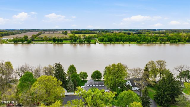 707 Catherine Drive, Liberty Center, OH 43532