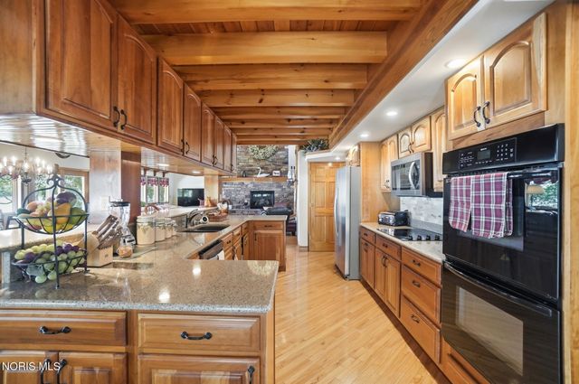 707 Catherine Drive, Liberty Center, OH 43532