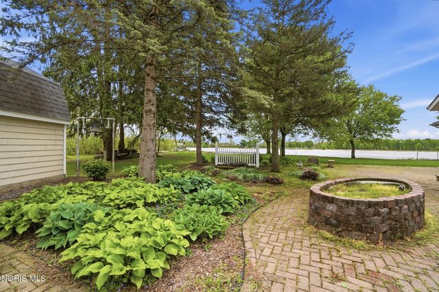 707 Catherine Drive, Liberty Center, OH 43532