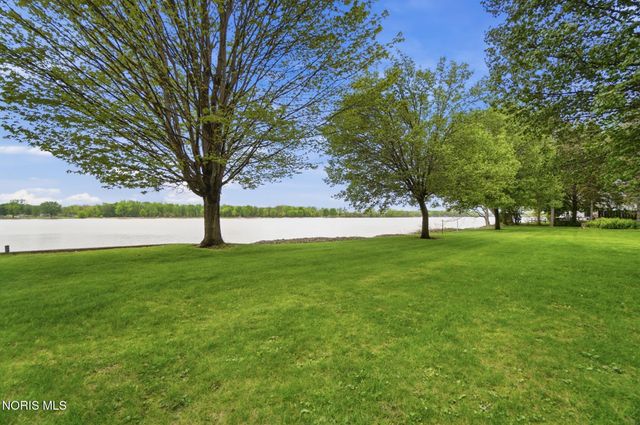 707 Catherine Drive, Liberty Center, OH 43532