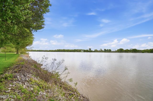 707 Catherine Drive, Liberty Center, OH 43532