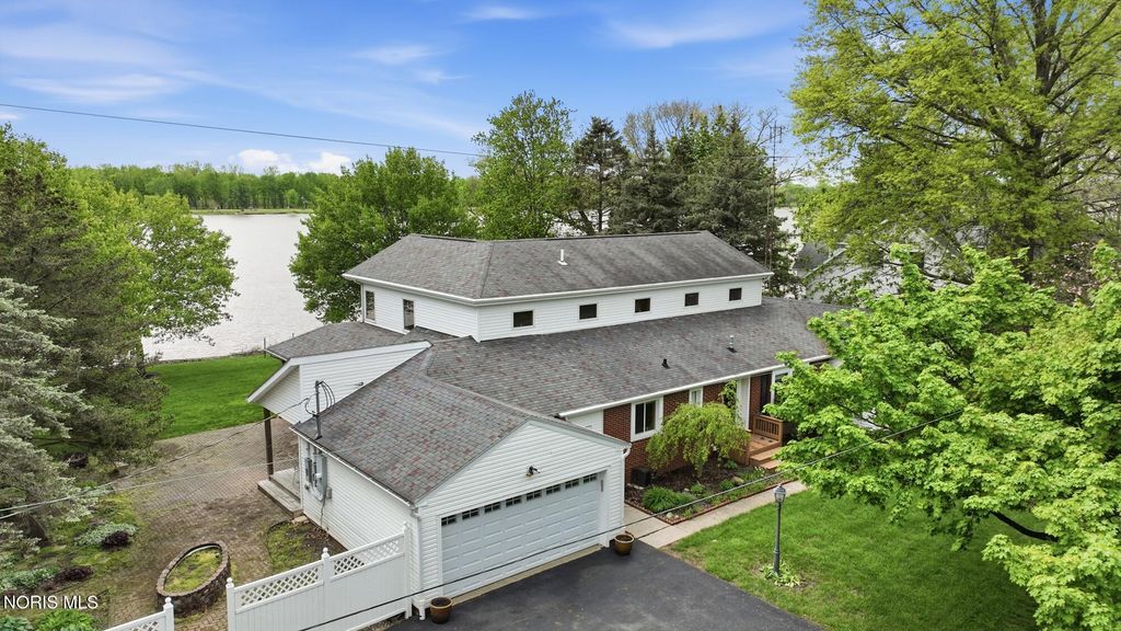 707 Catherine Drive, Liberty Center, OH 43532