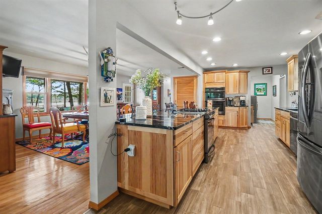 7399 S Lakeshore Drive, Pentwater, MI 49449