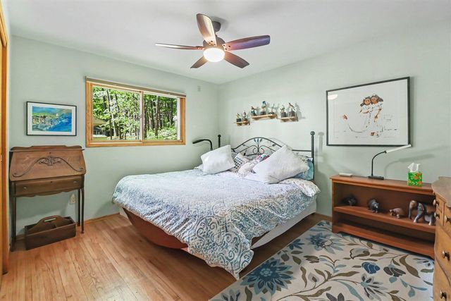 7399 S Lakeshore Drive, Pentwater, MI 49449