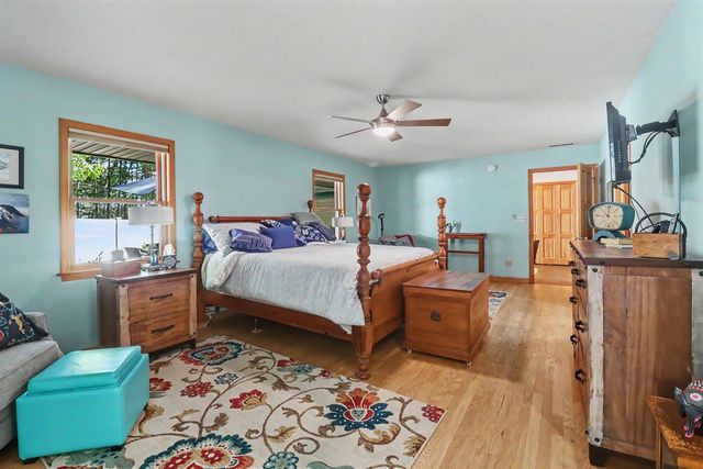 7399 S Lakeshore Drive, Pentwater, MI 49449