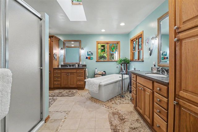 7399 S Lakeshore Drive, Pentwater, MI 49449