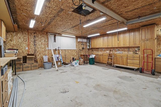 7399 S Lakeshore Drive, Pentwater, MI 49449