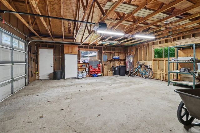 7399 S Lakeshore Drive, Pentwater, MI 49449