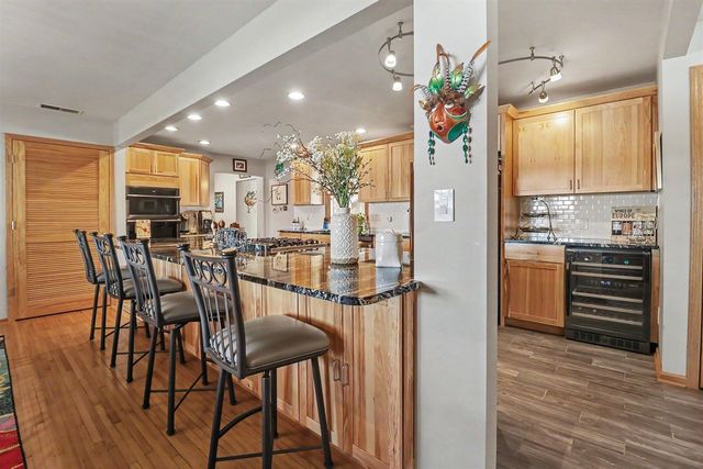 7399 S Lakeshore Drive, Pentwater, MI 49449