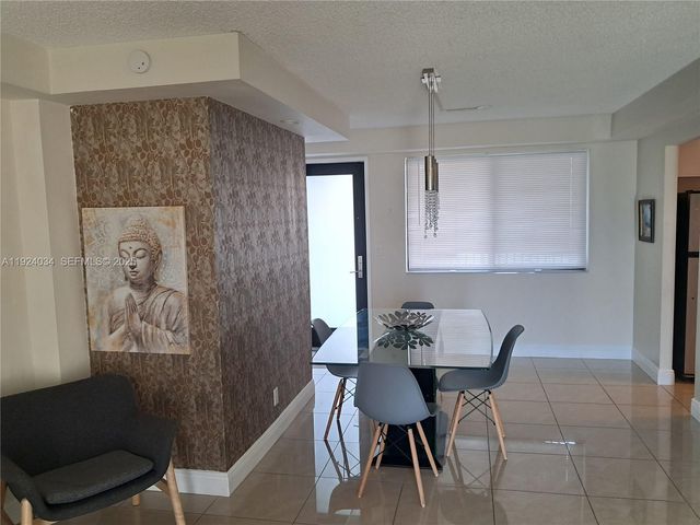 301 Golden Isles Dr 111, Hallandale Beach, FL 33009