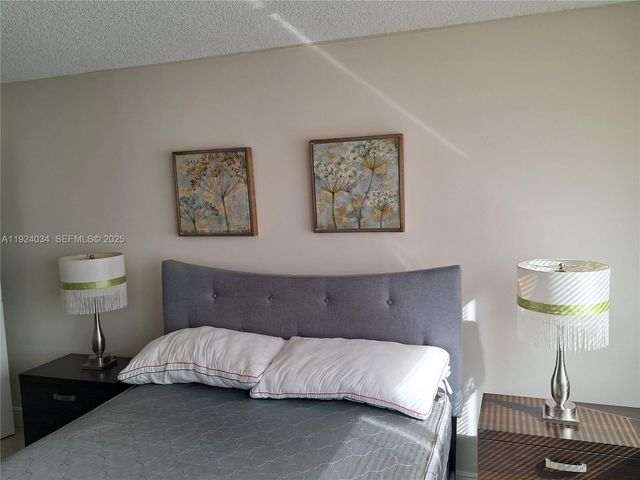 301 Golden Isles Dr 111, Hallandale Beach, FL 33009