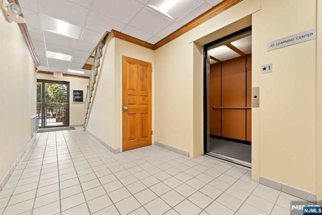 135 County Road 2B, Cresskill, NJ 07626