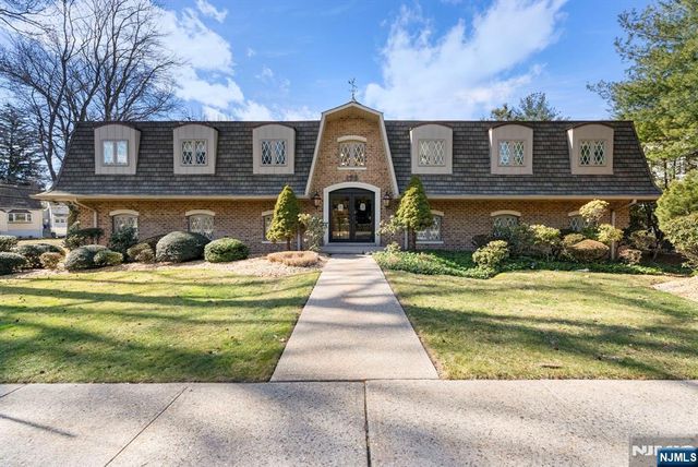 135 County Road 2B, Cresskill, NJ 07626