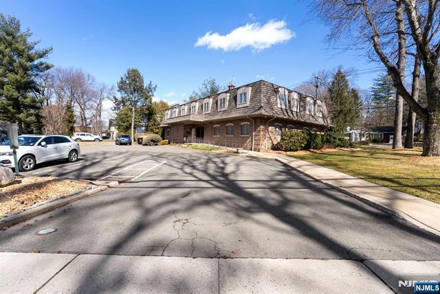 135 County Road 2B, Cresskill, NJ 07626