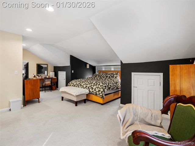 81 Wellesley Drive, Pleasant Ridge, MI 48069