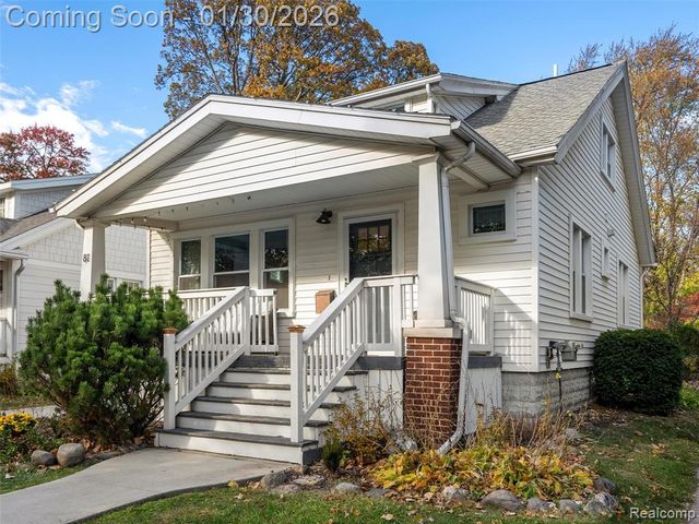 81 Wellesley Drive, Pleasant Ridge, MI 48069