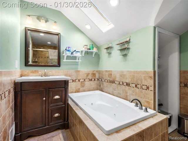 81 Wellesley Drive, Pleasant Ridge, MI 48069