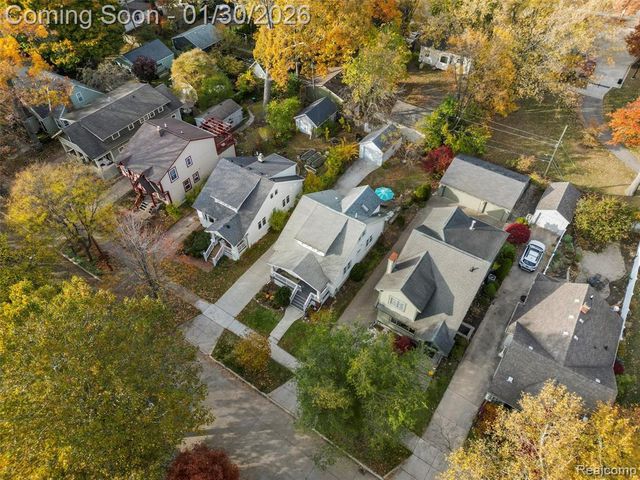 81 Wellesley Drive, Pleasant Ridge, MI 48069