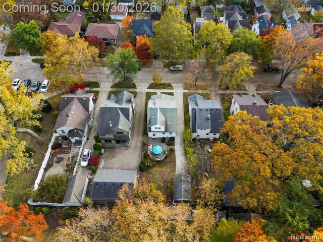 81 Wellesley Drive, Pleasant Ridge, MI 48069