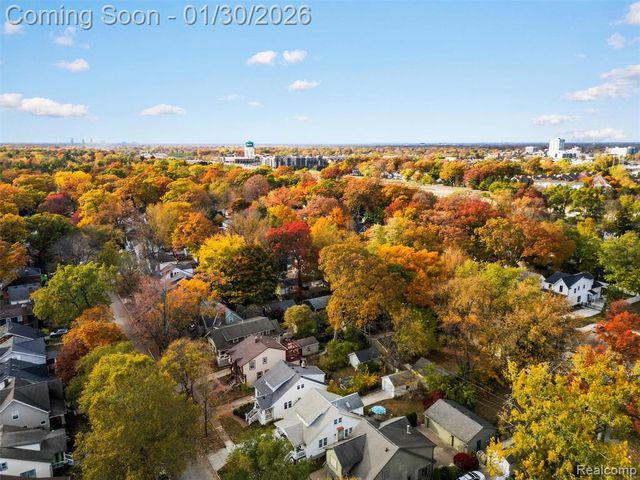 81 Wellesley Drive, Pleasant Ridge, MI 48069