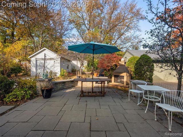 81 Wellesley Drive, Pleasant Ridge, MI 48069