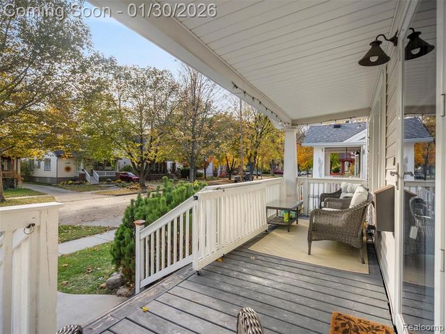 81 Wellesley Drive, Pleasant Ridge, MI 48069