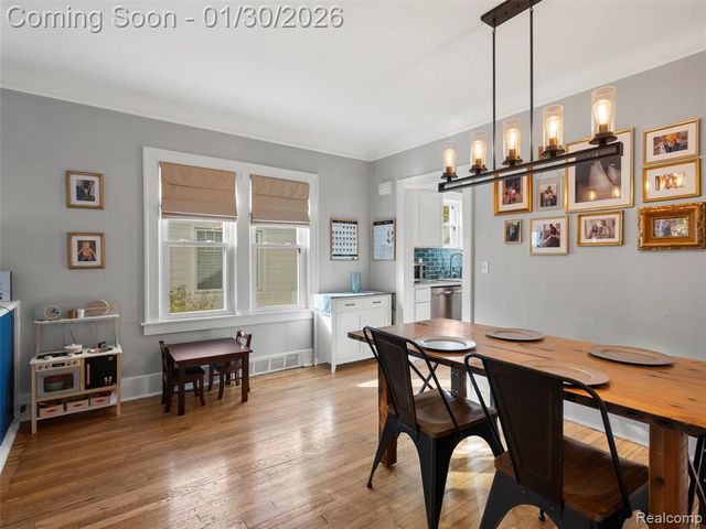 81 Wellesley Drive, Pleasant Ridge, MI 48069