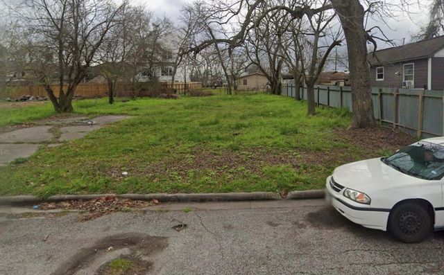 1504 E 33rd Street, Houston, TX 77022