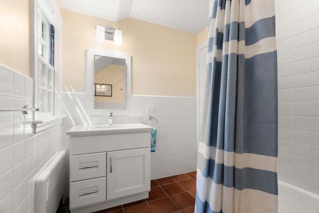 28 York Rd, Newton, MA 02468